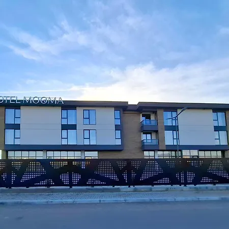 Готель Mooma Скоп'є